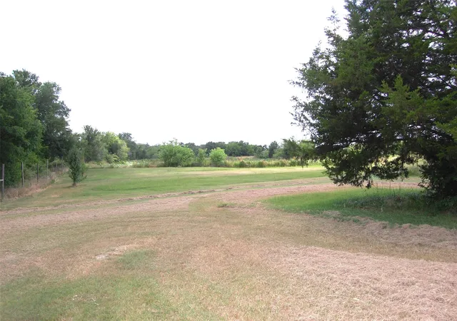 Photo 3 of Manufactured home for sale at 5450 County Road 237A, Terrell, TX 75160 | MLS# 21335027 | Listing updated on 2026-09-21
