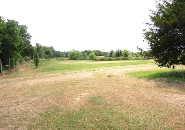 Photo 4 of Manufactured home for sale at 5450 County Road 237A, Terrell, TX 75160 | MLS# 21335027 | Listing updated on 2026-09-21