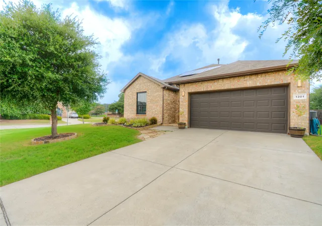 Photo 1 of Single family home for sale at 1201 Meadowlakes, Azle, TX 76020 | MLS# 21333322 | Listing updated on 2026-07-22