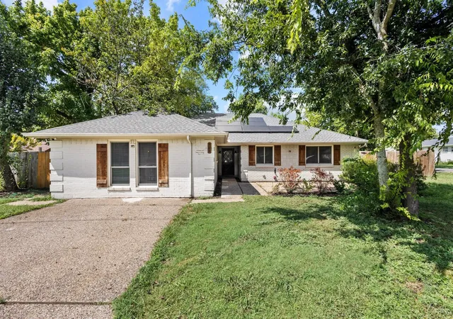 Photo 1 of Single family home for sale at 878 N Main Dr, Van Alstyne, TX 75495 | MLS# 21333920 | Listing updated on 2026-08-12
