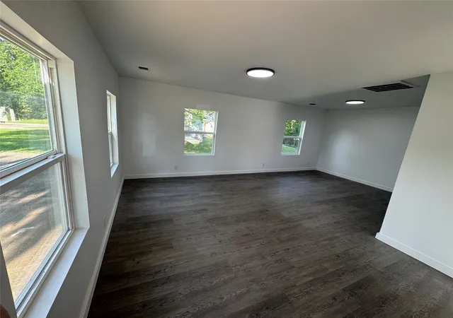 Photo 3 of Single family home for sale at 606 W Wolfe St, Grand Saline, TX 75140 | MLS# 21335071 | Listing updated on 2026-09-02
