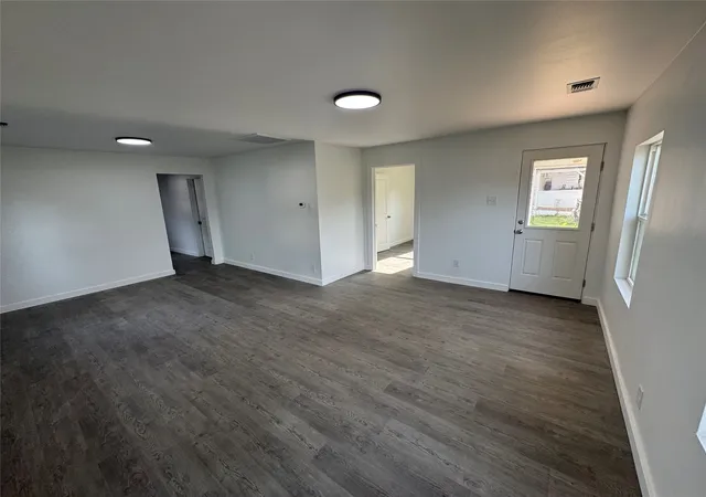 Photo 3 of Single family home for sale at 606 W Wolfe St, Grand Saline, TX 75140 | MLS# 21335071 | Listing updated on 2026-09-02