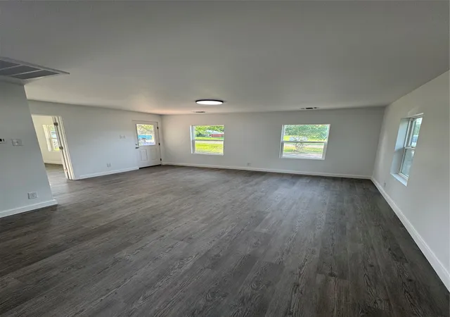 Photo 4 of Single family home for sale at 606 W Wolfe St, Grand Saline, TX 75140 | MLS# 21335071 | Listing updated on 2026-09-02