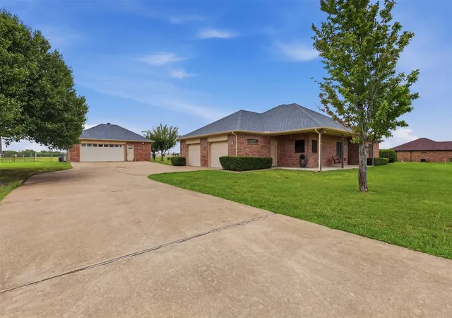 Homes for sale in Itasca, TX | 3999 Fm 67, Itasca, TX 76055 | MLS# 21334622