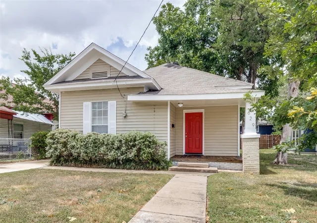Photo 1 of Single family home for sale at 629 Melba St, Dallas, TX 75208 | MLS# 21335076 | Listing updated on 2026-08-20