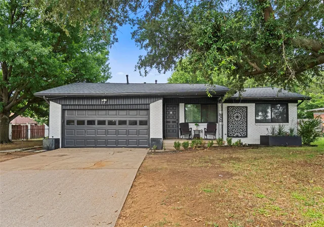 Homes for sale in North Richland Hills, TX | 8128 Newman Dr, North Richland Hills, TX 76180 | MLS# 21332792