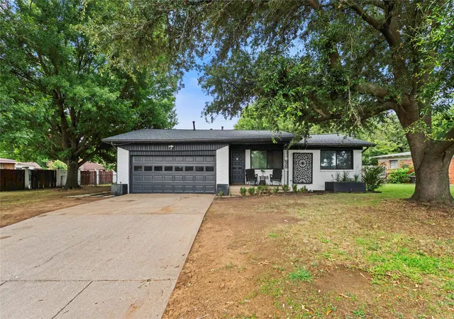 Homes for sale in North Richland Hills, TX | 8128 Newman Dr, North Richland Hills, TX 76180 | MLS# 21332792