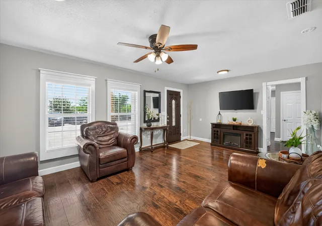 Photo 4 of Single family home for sale at 7725 Fm 2164, Sanger, TX 76266 | MLS# 21335095 | Listing updated on 2026-07-20