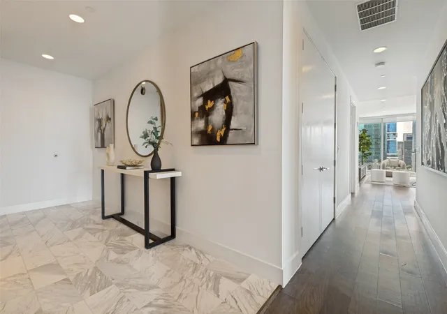 Photo 2 of Condo for sale at 3130 N Harwood St #1401, Dallas, TX 75201 | MLS# 21333577 | Listing updated on 2026-07-19