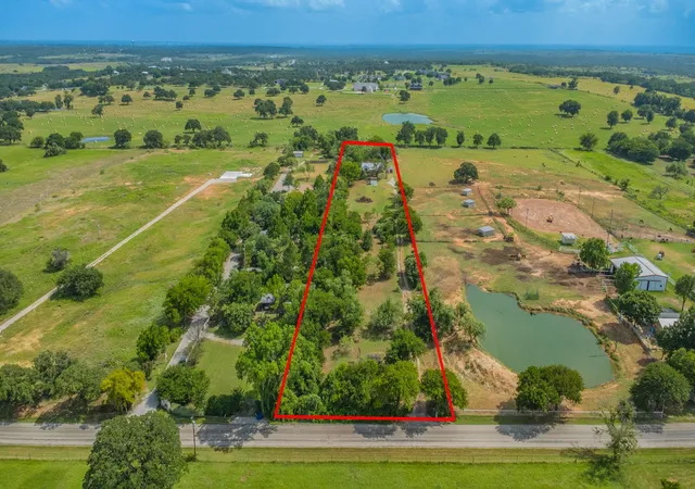 Photo 2 of Single family home for sale at 713 Lution Dr, Weatherford, TX 76087 | MLS# 21334081 | Listing updated on 2026-09-02