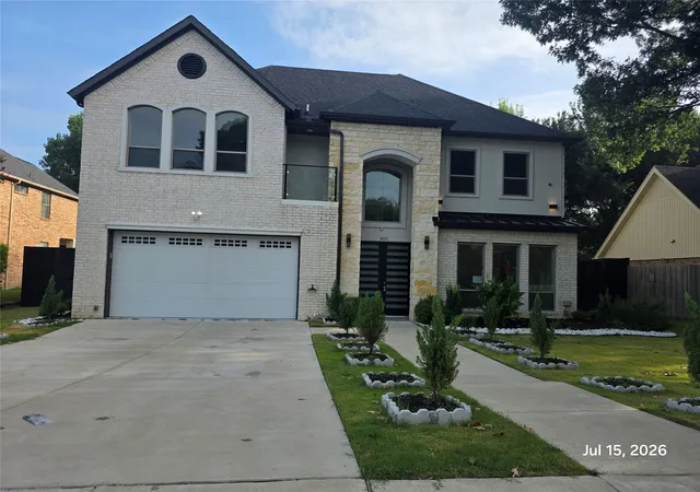 Photo 1 of Sale Pending at 805 Norton Dr, Mesquite, TX 75149 | MLS# 21335149 | Listing updated on 2026-09-27