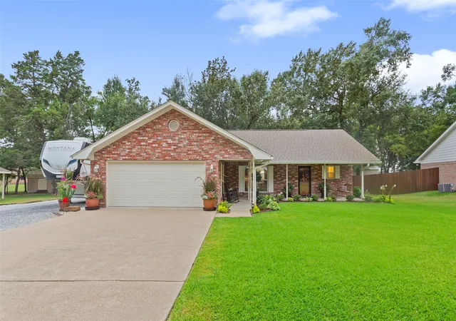 Homes for sale in Fairfield, TX | 643 Sunnyvale Ln, Fairfield, TX 75840 | MLS# 21334458