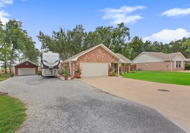 Homes for sale in Fairfield, TX | 643 Sunnyvale Ln, Fairfield, TX 75840 | MLS# 21334458