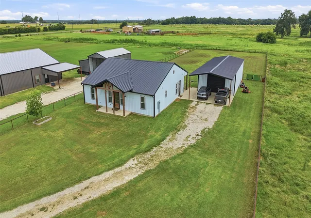 Photo 3 of Single family home for sale at 119 Arkansas Rd, Sadler, TX 76264 | MLS# 21333164 | Listing updated on 2026-07-23