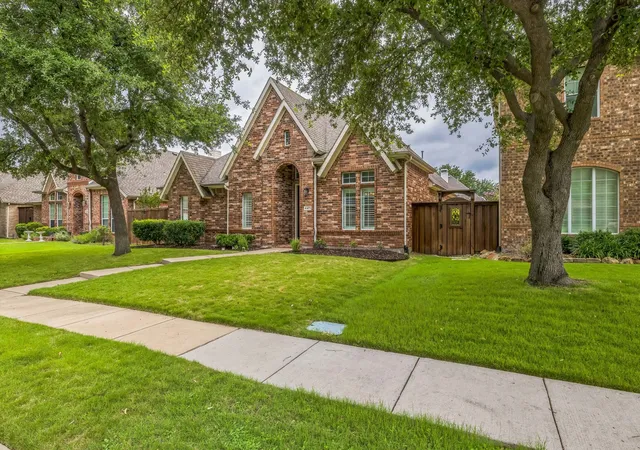 Photo 3 of Single family home for sale at 4471 Chandler Dr, Frisco, TX 75034 | MLS# 21335160 | Listing updated on 2026-07-18