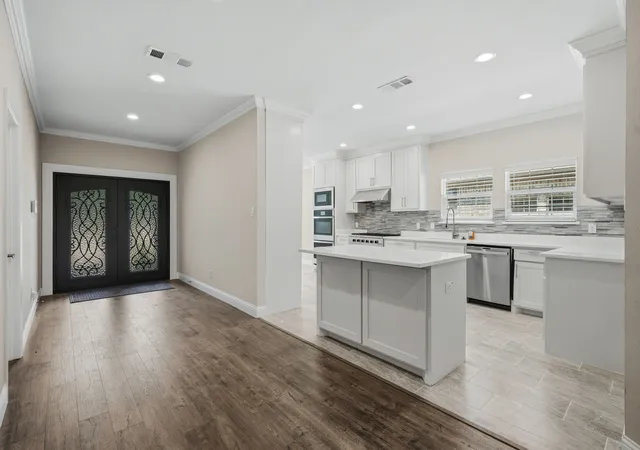 Photo 4 of Single family home for sale at 899 E Jefferson St, Van Alstyne, TX 75495 | MLS# 21333293 | Listing updated on 2026-07-18