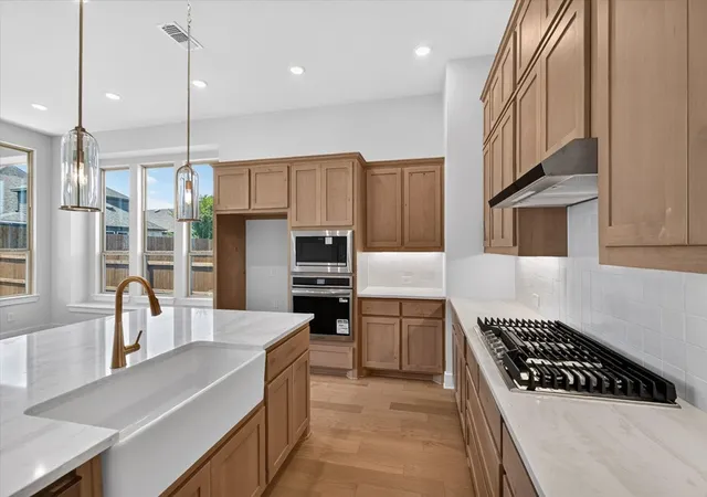 Photo 3 of Single family home for sale at 1557 Thicket Hill Dr, Van Alstyne, TX 75495 | MLS# 21334846 | Listing updated on 2026-09-30