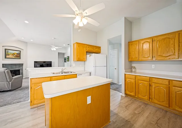 Photo 4 of Sale Pending at 206 Ridge View Ct, Decatur, TX 76234 | MLS# 21334233 | Listing updated on 2026-09-19