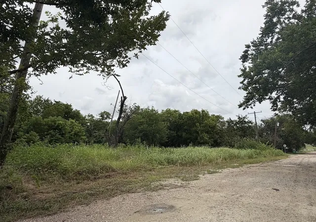Photo 2 of Land for sale at 612 S Criswell St, Mart, TX 76664 | MLS# 21333541 | Listing updated on 2026-07-22
