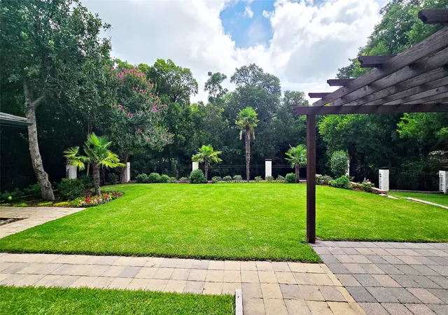 Photo 2 of Sale Pending at 700 Crestview Ln, Seagoville, TX 75159 | MLS# 21334538 | Listing updated on 2026-08-17