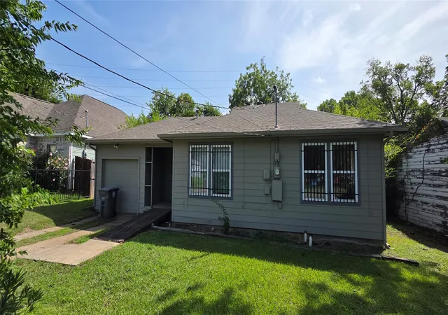 Photo 1 of Single family home for sale at 3222 Sunnyvale St, Dallas, TX 75216 | MLS# 21333325 | Listing updated on 2026-08-27
