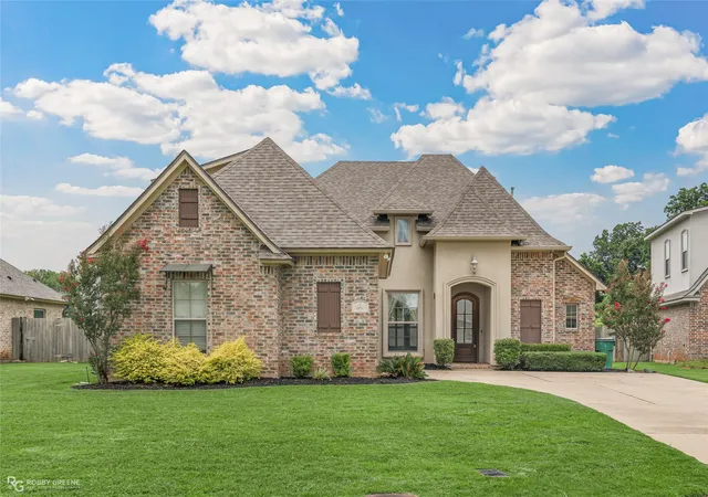 Photo 2 of Single family home for sale at 606 Glenshire Dr, Bossier City, LA 71111 | MLS# 21333871 | Listing updated on 2026-08-04