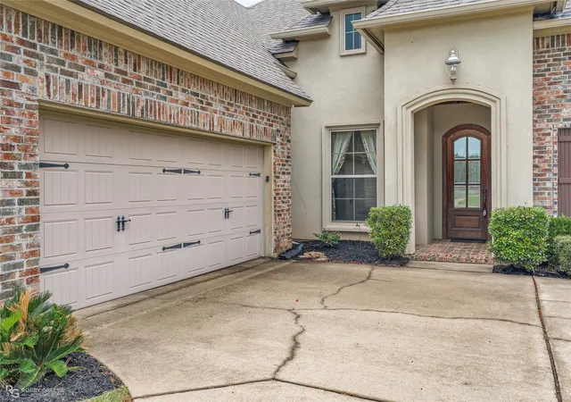 Photo 3 of Single family home for sale at 606 Glenshire Dr, Bossier City, LA 71111 | MLS# 21333871 | Listing updated on 2026-08-04