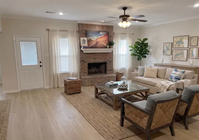 Photo 2 of Single family home for sale at 6 Starview Dr, Malakoff, TX 75148 | MLS# 21335298 | Listing updated on 2026-10-02