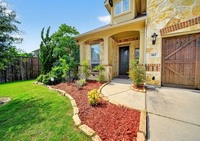 Photo 3 of Single family home for sale at 903 Oak St, Wylie, TX 75098 | MLS# 21335291 | Listing updated on 2026-08-18