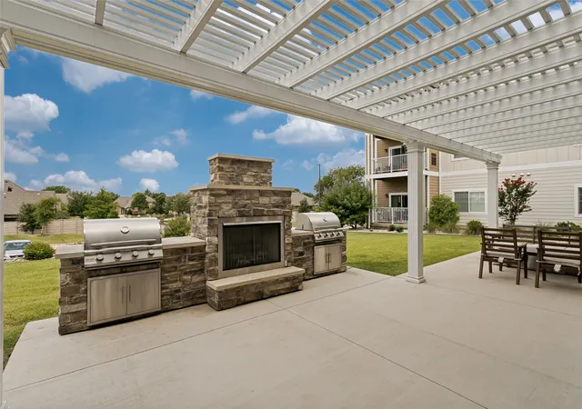 Listing Photo 2 - Condo for sale in building located at 8381 Davis Blvd, North Richland Hills, TX 76182 - Unit #202