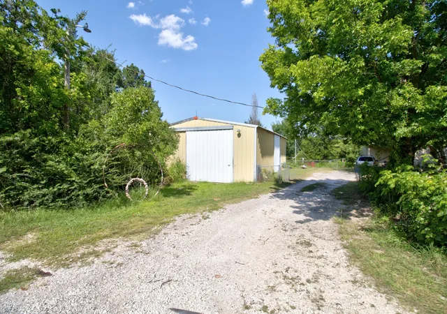 Photo 3 of Sale Pending at 22 Easy St, Whitesboro, TX 76273 | MLS# 21335358 | Listing updated on 2026-08-21