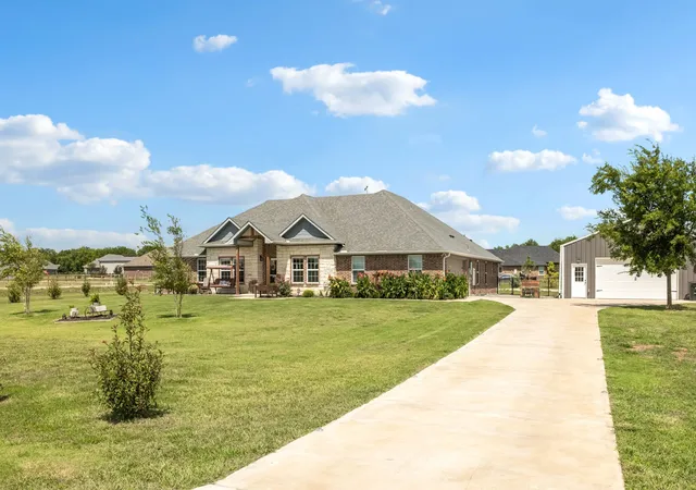 Photo 3 of Single family home for sale at 296 Hidden Meadow Trl, Leonard, TX 75452 | MLS# 21335330 | Listing updated on 2026-09-28