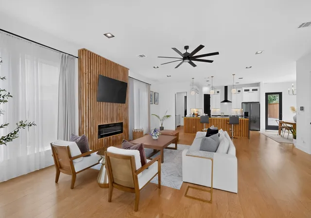Photo 2 of Single family home for sale at 1226 S Ewing Ave, Dallas, TX 75216 | MLS# 21335409 | Listing updated on 2026-08-28