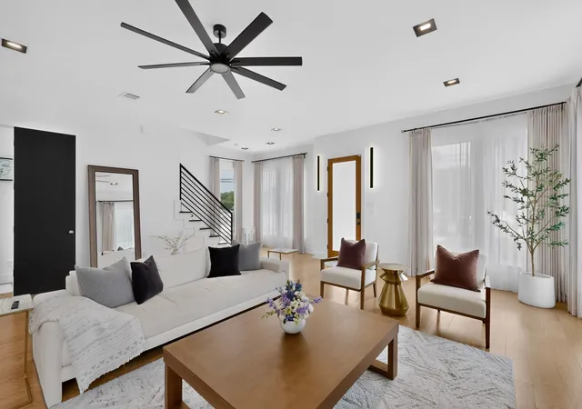 Photo 4 of Single family home for sale at 1226 S Ewing Ave, Dallas, TX 75216 | MLS# 21335409 | Listing updated on 2026-08-28