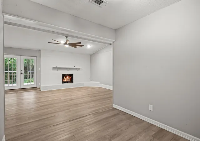 Photo 4 of Single family home for sale at 105 Kent Dr, Pittsburg, TX 75686 | MLS# 21335333 | Listing updated on 2026-09-23