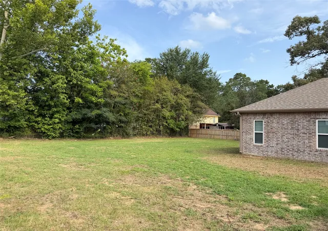 Photo 4 of Single family home for sale at 449 Cypress St, Pittsburg, TX 75686 | MLS# 21335355 | Listing updated on 2026-09-23