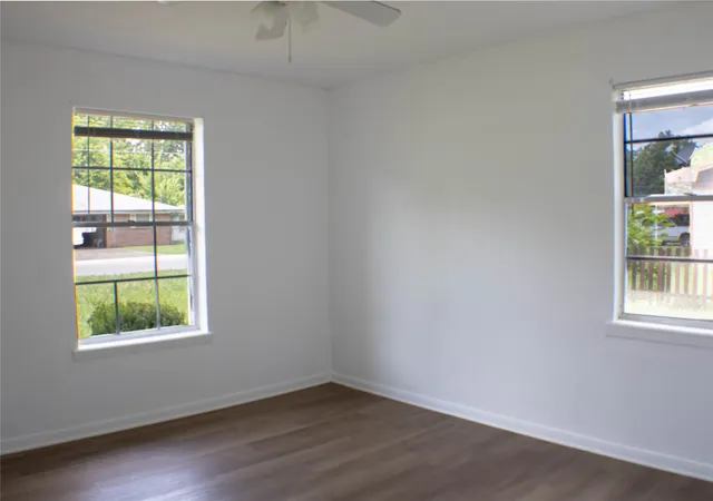 Photo 3 of Single family home for sale at 1307 S Delaware St, Clarksville, TX 75426 | MLS# 21335459 | Listing updated on 2026-08-19