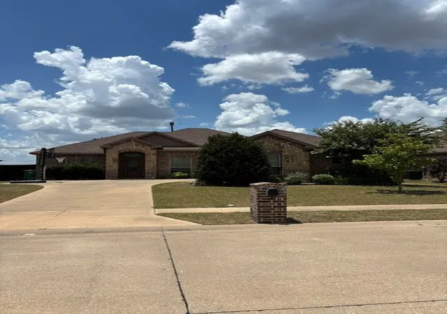 Single family home for sale at 209 Newcastle St, Waxahachie, TX 75165 | MLS# 21335427
