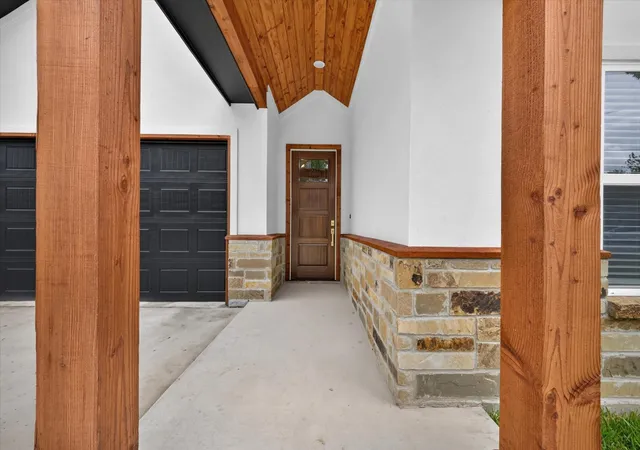 Photo 3 of Sale Pending at 5005 Shackleford St, Fort Worth, TX 76119 | MLS# 21334803 | Listing updated on 2026-08-14