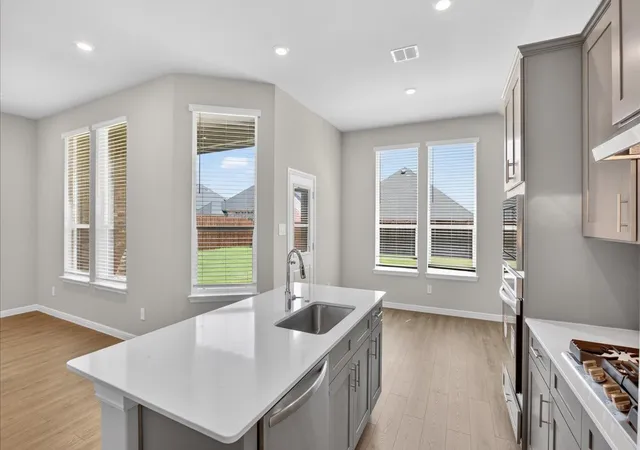 Photo 4 of Single family home for sale at 3324 Pier View St, Grand Prairie, TX 76065 | MLS# 21334179 | Listing updated on 2026-10-03