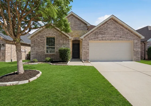 Photo 1 of Single family home for sale at 1705 Zebra Finch Dr, Little Elm, TX 75068 | MLS# 21334327 | Listing updated on 2026-08-24
