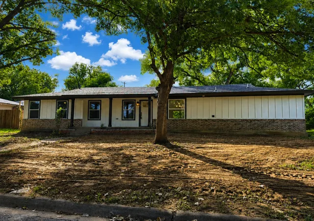 Photo 1 of Single family home for sale at 721 Norwood Dr, Hurst, TX 76053 | MLS# 21329548 | Listing updated on 2026-10-07