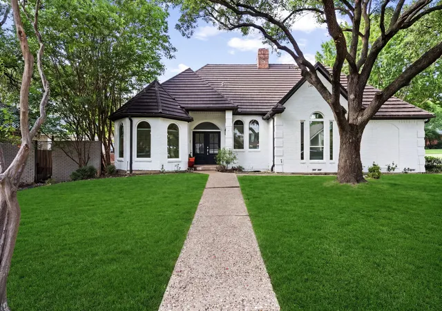 2nd image of 2001 Crockett Ct, Irving, TX 75038 | MLS# 21333838