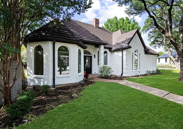 3rd image of 2001 Crockett Ct, Irving, TX 75038 | MLS# 21333838