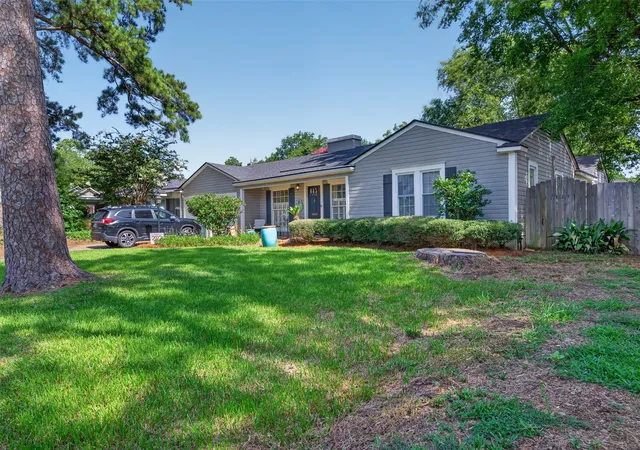Photo 2 of Single family home for sale at 742 Erie St, Shreveport, LA 71106 | MLS# 21335547 | Listing updated on 2026-08-27