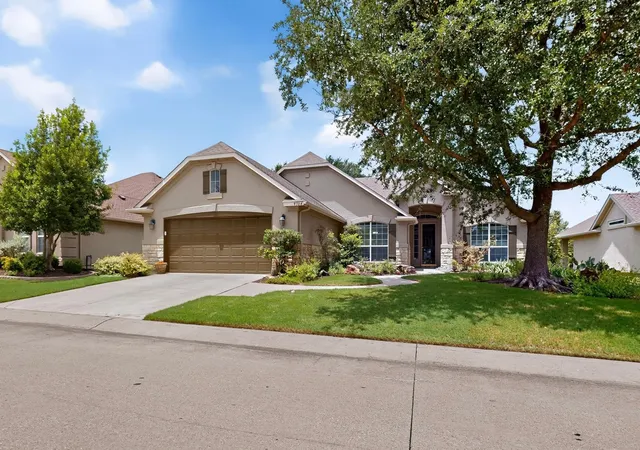 Photo 2 of Single family home for sale at 9704 Grandview Dr, Denton, TX 76207 | MLS# 21332618 | Listing updated on 2026-07-21