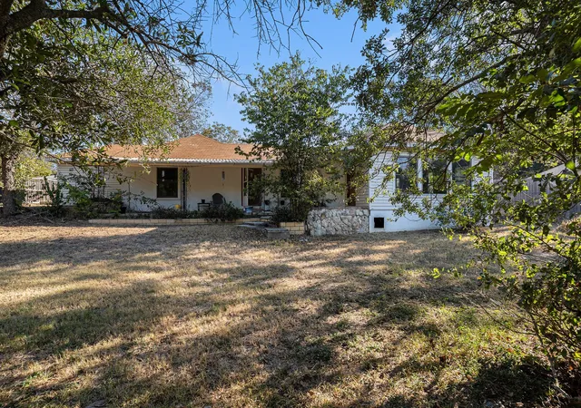 Photo 1 of Single family home for sale at 116 Lakeshore Trl, Whitney, TX 76692 | MLS# 21335575 | Listing updated on 2026-07-20