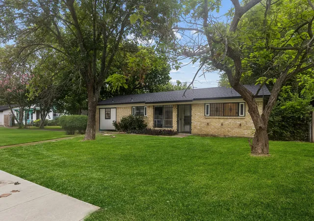 Photo 1 of Single family home for sale at 9925 Homeplace Dr, Dallas, TX 75217 | MLS# 21335583 | Listing updated on 2026-07-20