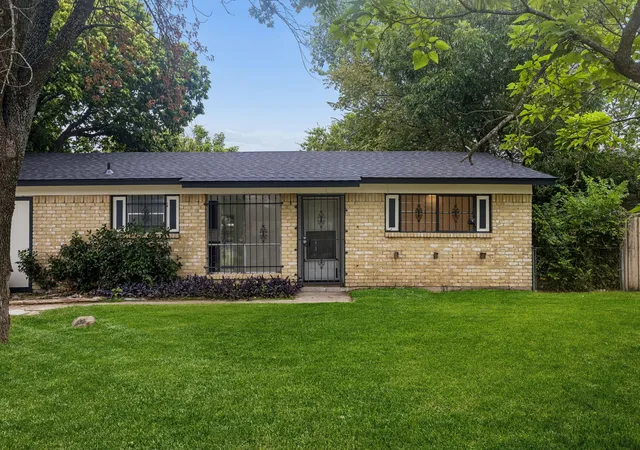 Photo 2 of Single family home for sale at 9925 Homeplace Dr, Dallas, TX 75217 | MLS# 21335583 | Listing updated on 2026-07-20