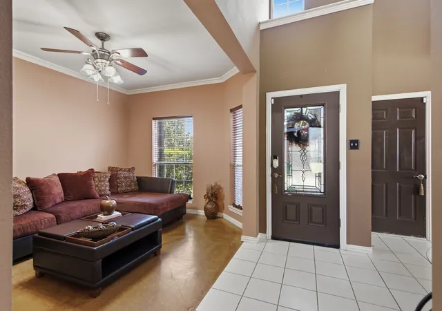 Photo 4 of Sale Pending at 305 Ravenna Rd, Lake Dallas, TX 75065 | MLS# 21320380 | Listing updated on 2026-10-04
